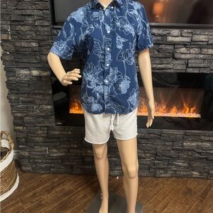 Stylish men’s casual shirts